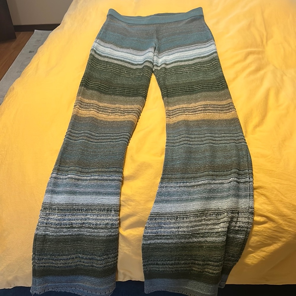 Goddis Sweater Pants